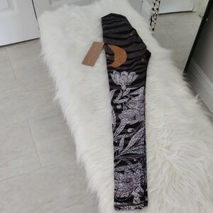 🌒🌟🌚🌛✨️Niyama Sol Luna Batefoot Leggings XS, BNWT🏷
